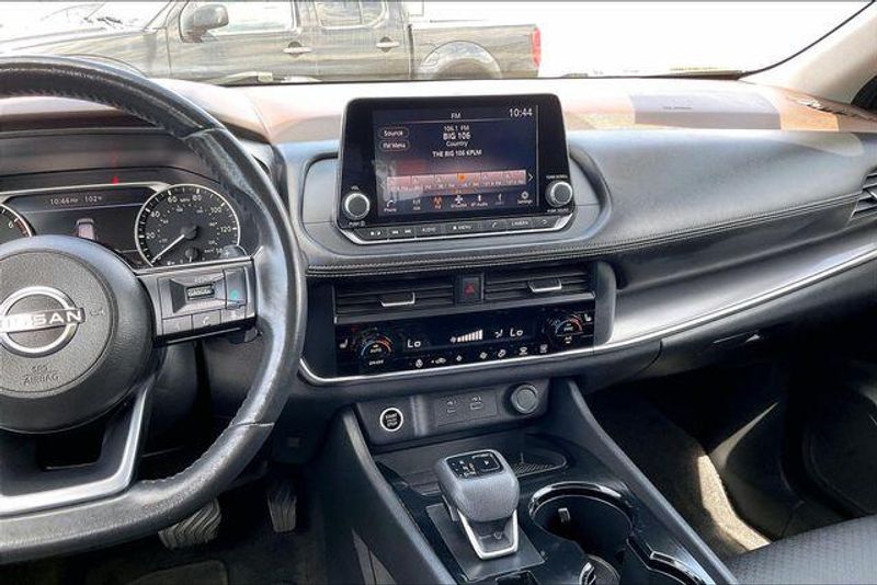 Used 2023 Nissan Rogue SVImage 5
