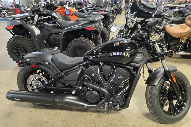 2025 INDIAN MOTORCYCLE SCOUT BOBBER SIXTY ONYX BLACK METALLIC 