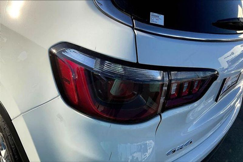 New 2026 Jeep Compass Latitude 4x4Image 12