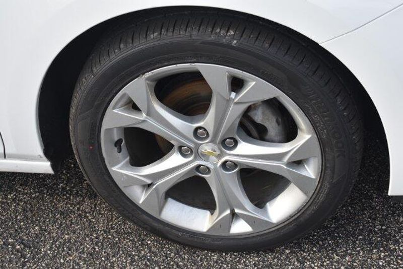 Used 2017 Chevrolet Cruze PremierImage 12