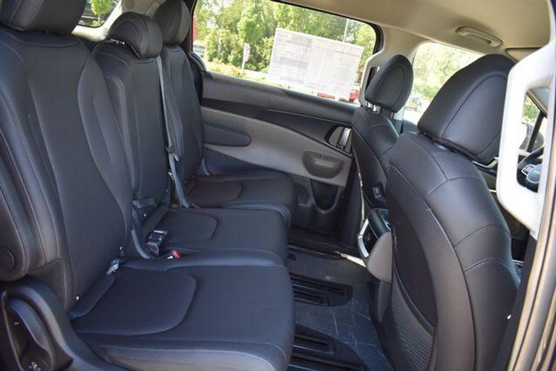 New 2026 Kia Carnival LXSImage 14