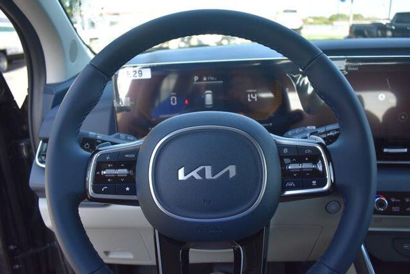 New 2026 Kia Carnival Hybrid EXImage 30