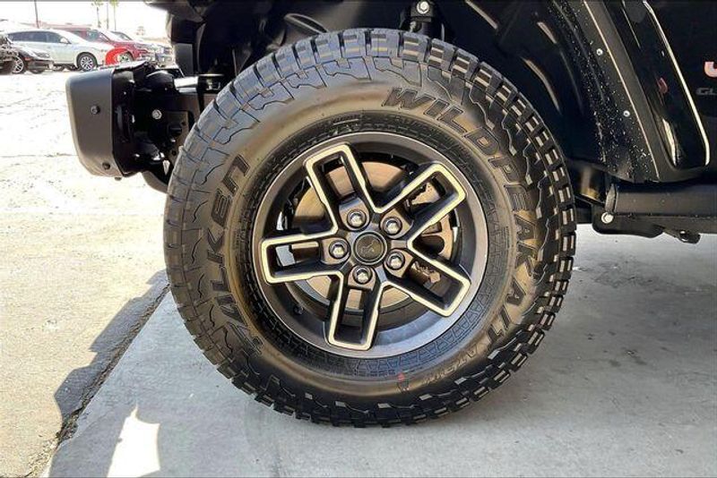 Used 2024 Jeep Gladiator MojaveImage 8