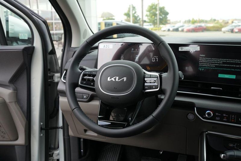 New 2026 Kia Carnival EXImage 18