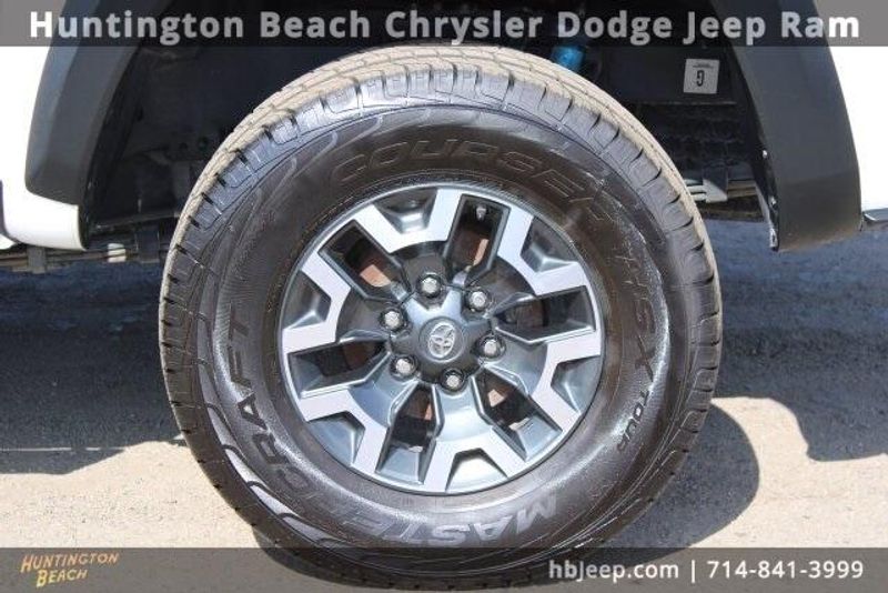 2021 Toyota Tacoma TRD Off-RoadImage 11