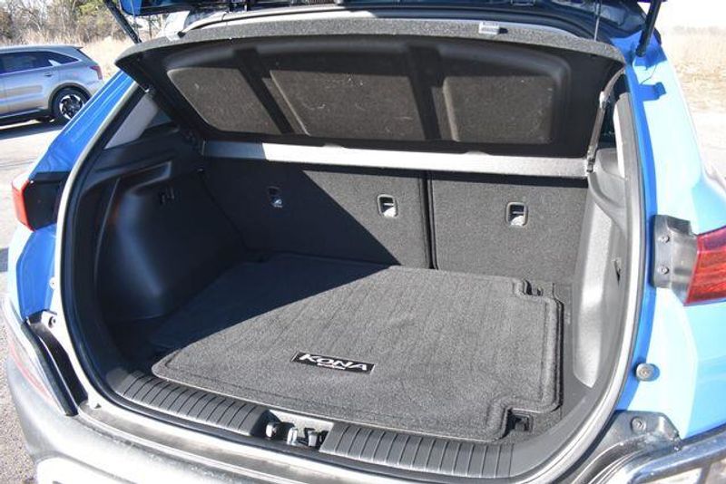 Used 2022 Hyundai Kona SELImage 16