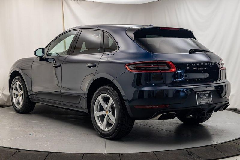 2018 Porsche Macan Image 3