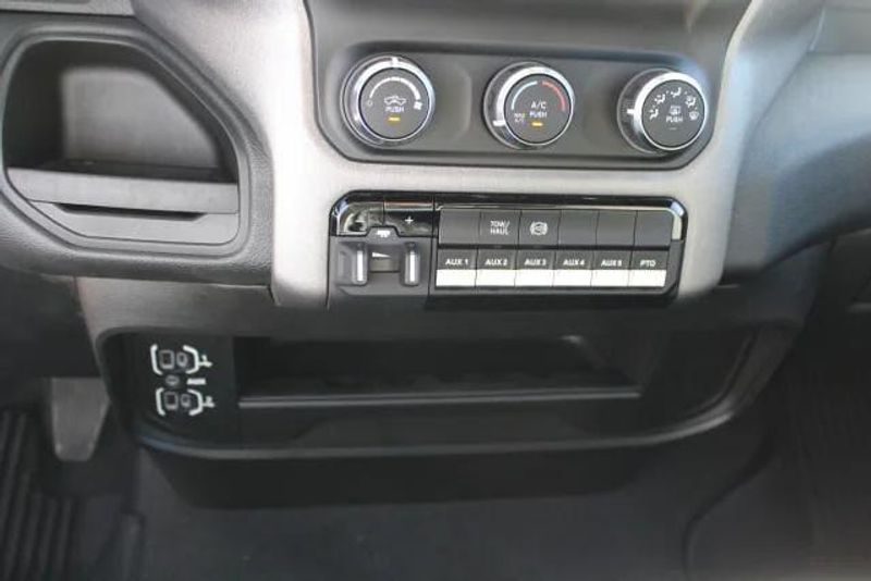 2022 RAM 5500 Chassis Tradesman Regular Cab Belco BodyImage 27
