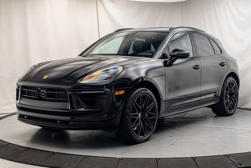 2023 Porsche Macan GTSImage 1