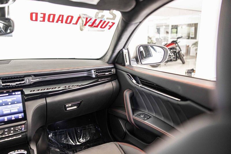 2023 Maserati Quattroporte Modena Q4 photo 38