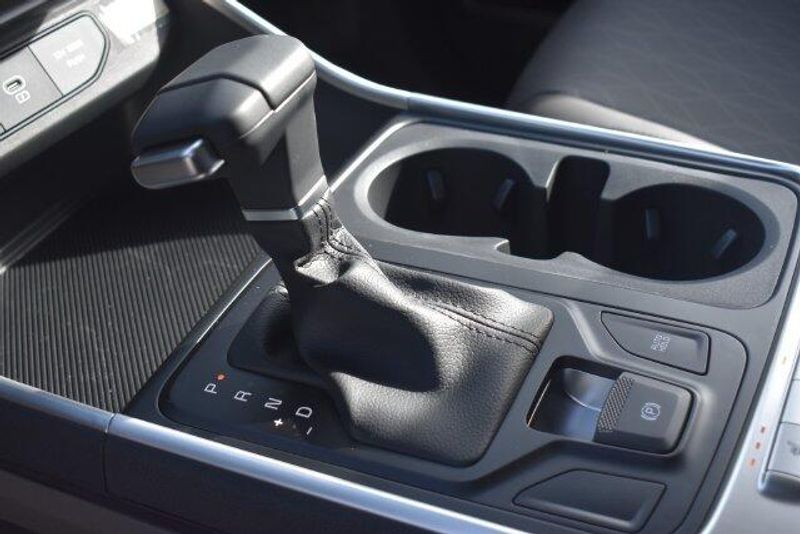 New 2027 Kia Carnival LXSImage 24