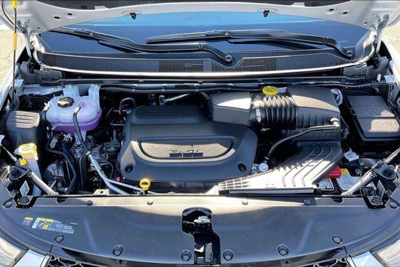 New 2026 Chrysler Pacifica PinnacleImage 9