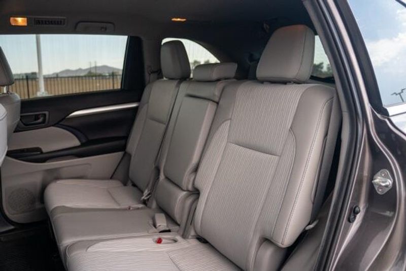 Used 2019 Toyota Highlander LE PlusImage 12