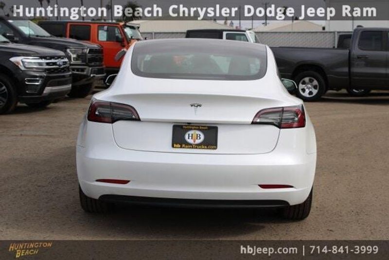 2023 Tesla Model 3 BaseImage 4