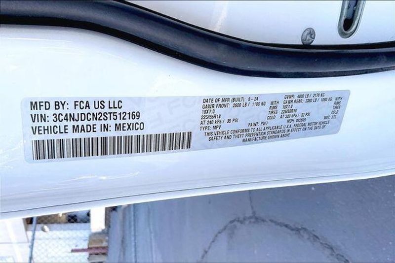 Used 2025 Jeep Compass LimitedImage 33