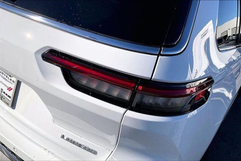 New 2025 Jeep Grand Cherokee L Laredo X 4x2Image 12