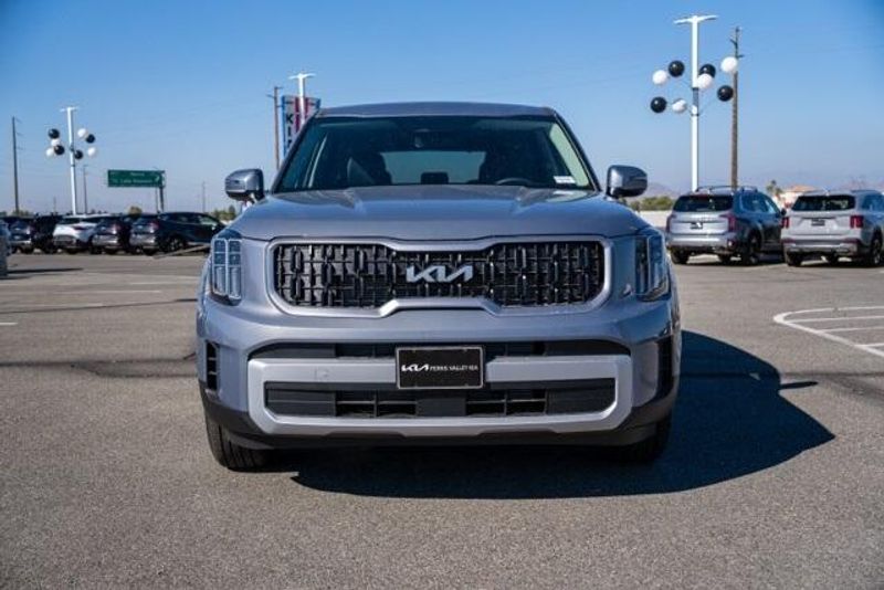 New 2025 Kia Telluride LXImage 2