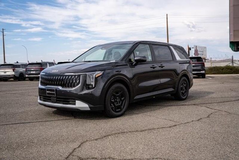New 2026 Kia Carnival LXSImage 3