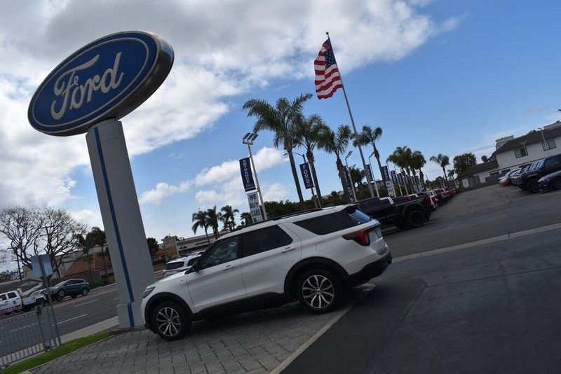 2025 Ford Explorer ST-LineImage 19
