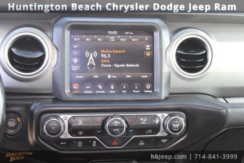 2022 Jeep Wrangler Unlimited SaharaImage 14