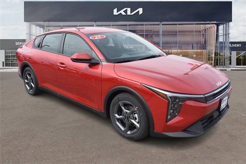 2025 Kia K4 LXSImage 10