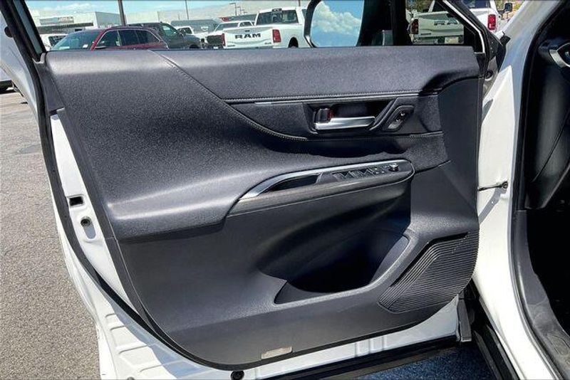 Used 2021 Toyota Venza LimitedImage 22