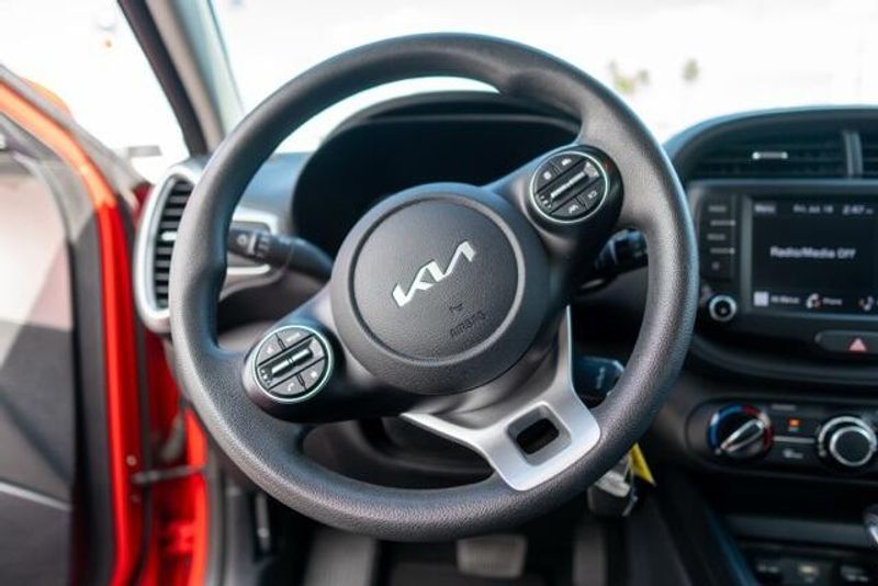 Used 2023 Kia Soul LXImage 16
