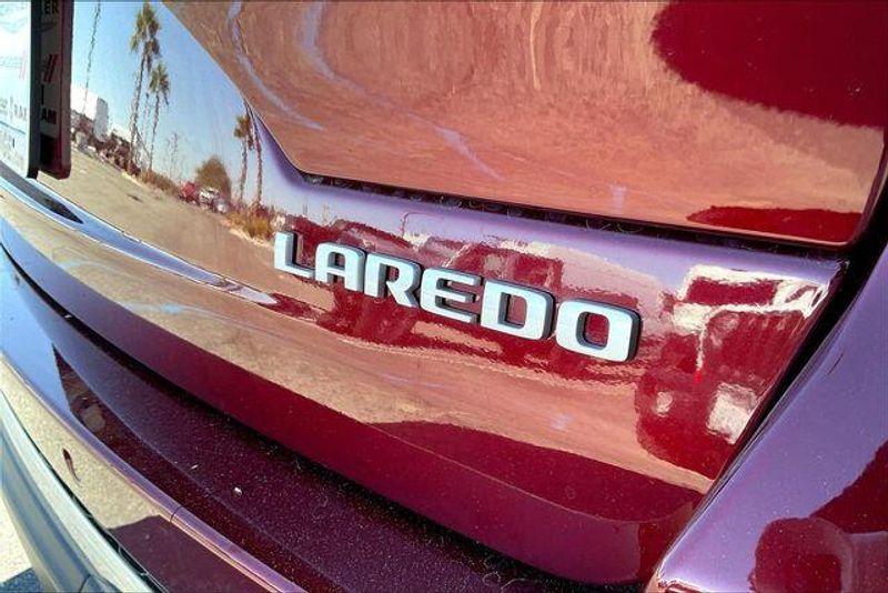 New 2025 Jeep Grand Cherokee Laredo X 4x4Image 13