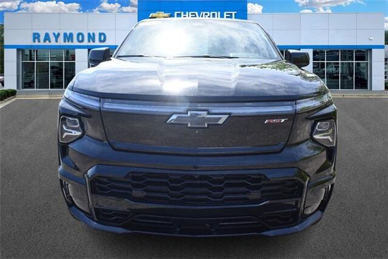 2024 Chevrolet Silverado EV RSTImage 8