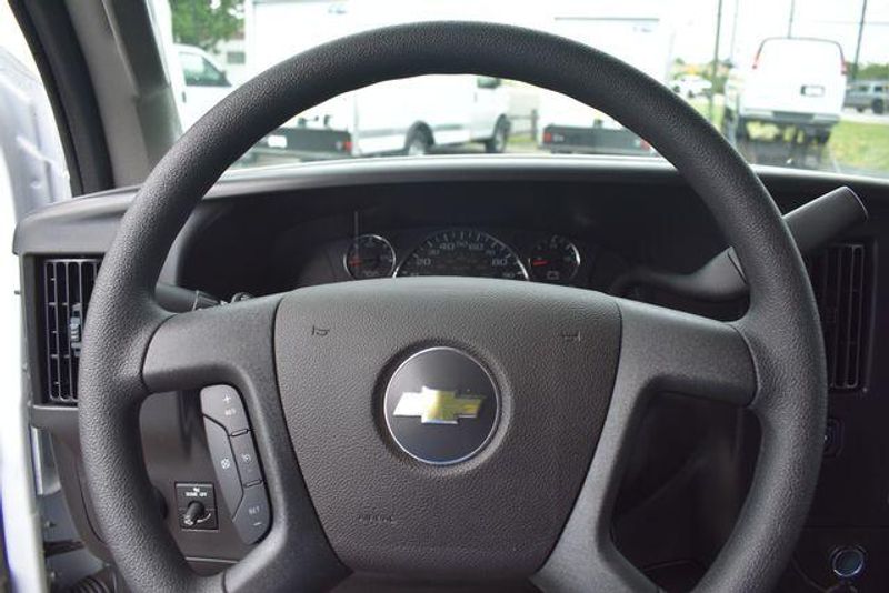 New 2025 Chevrolet Express 2500 Work VanImage 24