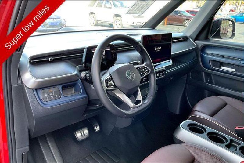 Used 2025 Volkswagen ID. Buzz Pro S PlusImage 14