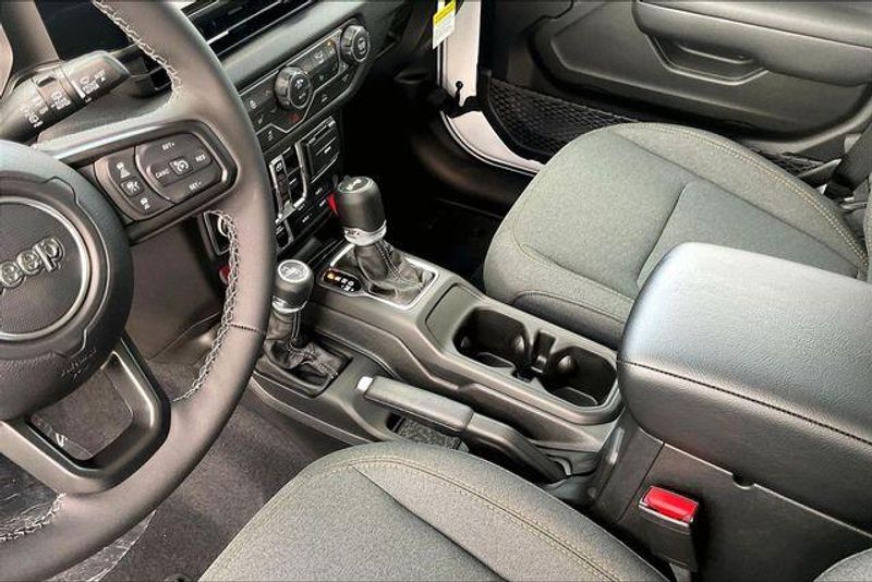 New 2026 Jeep Wrangler 4-door WillysImage 7