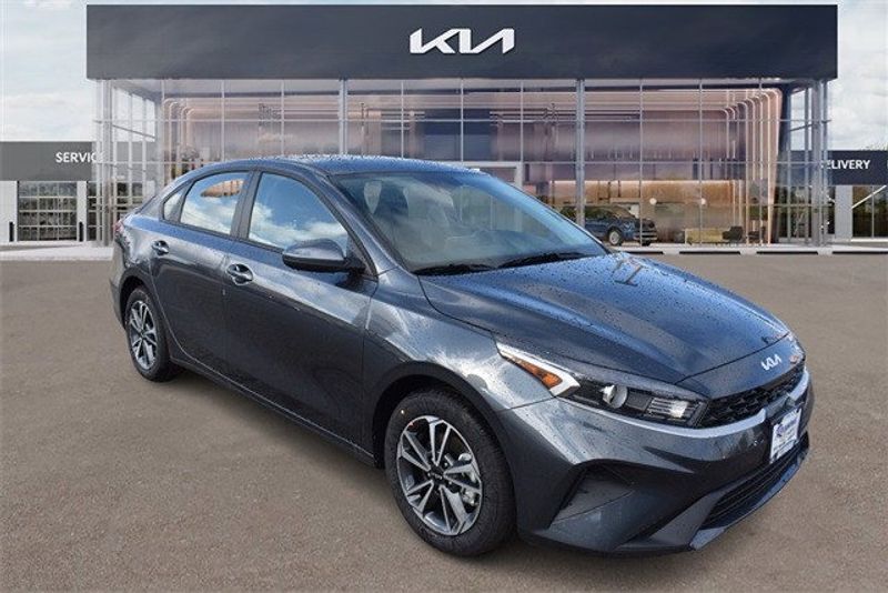 2024 Kia Forte LXSImage 1