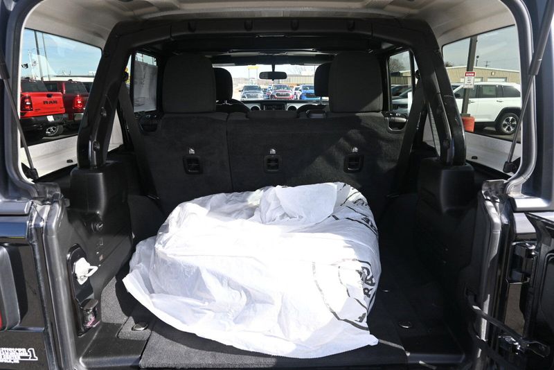 2021 Jeep Wrangler Unlimited IslanderImage 10