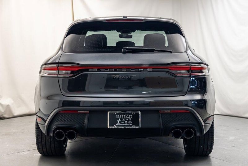 2023 Porsche Macan TImage 4