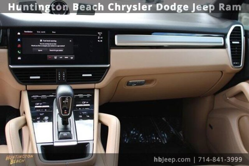 2022 Porsche Cayenne Platinum EditionImage 16