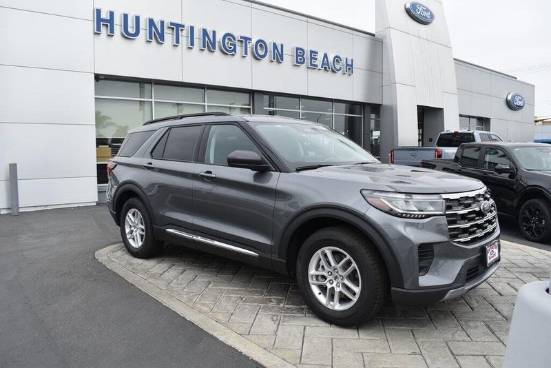 New 2025 Ford Explorer ActiveImage 1