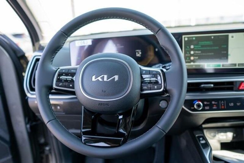 2025 Kia Sorento Hybrid EXImage 14