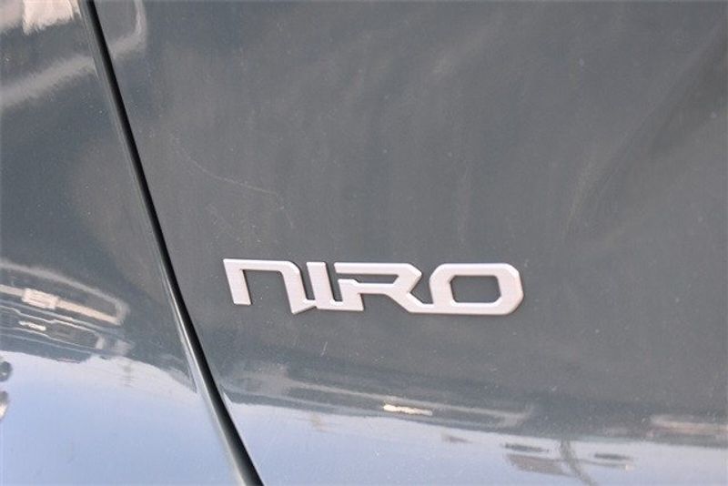 2024 Kia Niro EX TouringImage 5