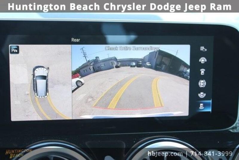 2021 Mercedes-Benz GLB 250Image 25