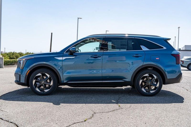 New 2026 Kia Sorento Hybrid EXImage 4