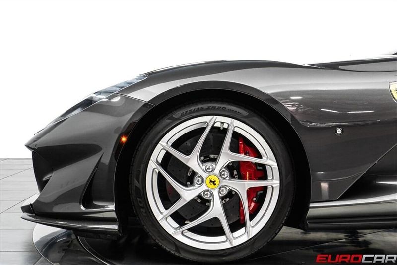 Used 2019 Ferrari 812 Superfast *HISTORICAL PAINT * IMMACULATE CONDITION*Image 14