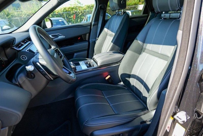 2022 Land Rover Range Rover Velar P250 R-Dynamic S photo 21