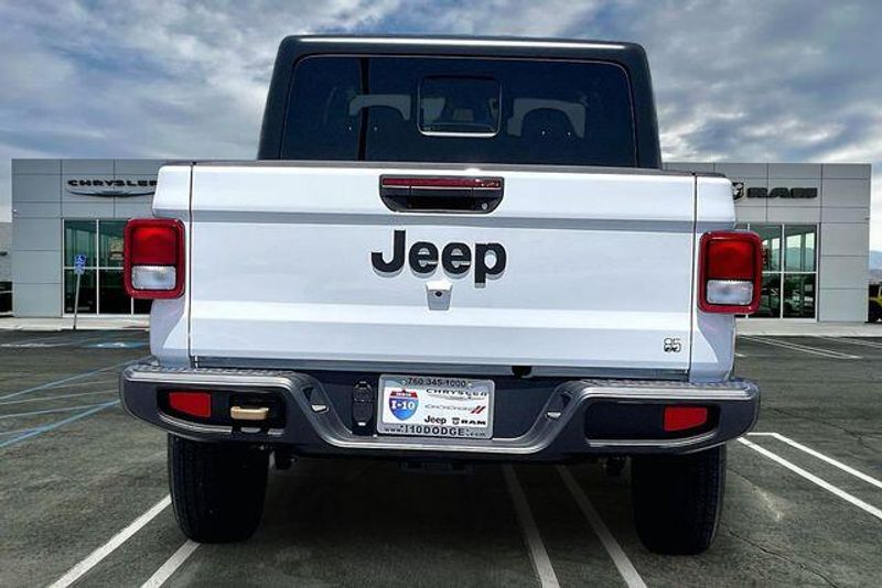 New 2026 Jeep Gladiator 85th Anniversary Edition 4x4Image 3