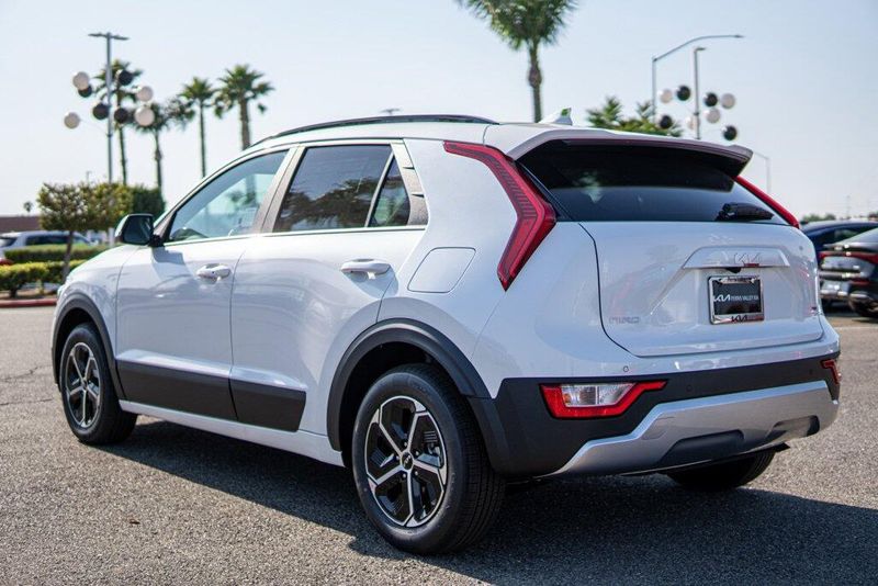 New 2026 Kia Niro LXImage 5