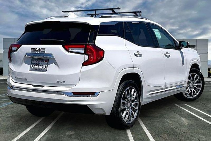 Used 2024 GMC Terrain DenaliImage 13