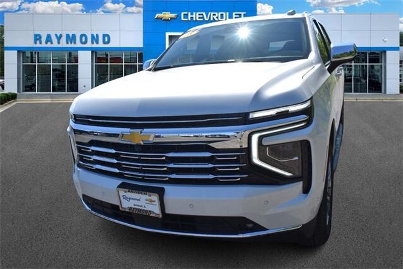 New 2025 Chevrolet Suburban PremierImage 7