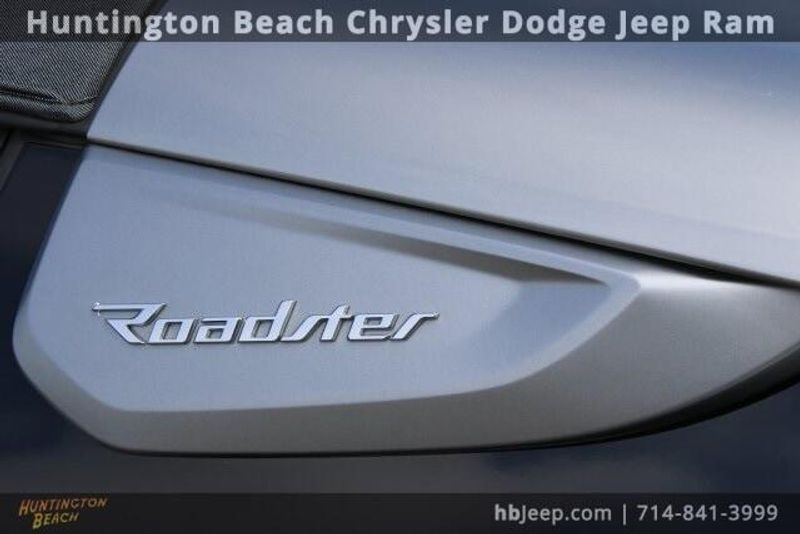 2019 BMW i8 BaseImage 10
