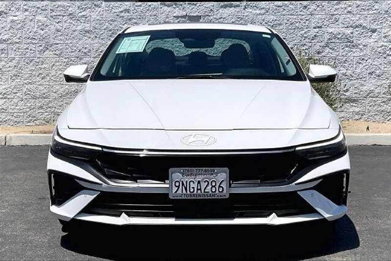 Used 2024 Hyundai Elantra LimitedImage 2