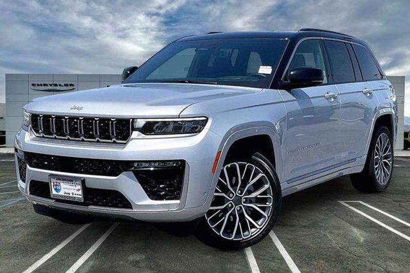 New 2026 Jeep Grand Cherokee SummitImage 1
